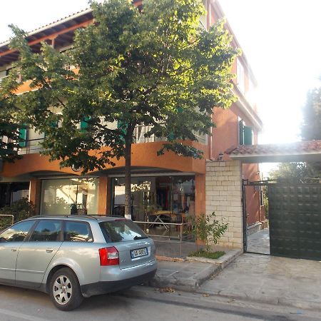 Elvin Apartments Sarandë Exteriör bild